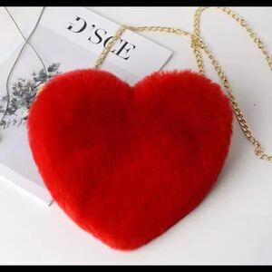 ‎PLUSH HEART SHAPED BAG WITH GOLDTONE CHAIN